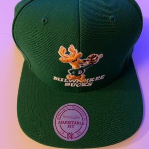 Mitchell & Ness Milwaukee Bucks SnapBack